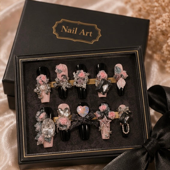 Rose Noir Royale