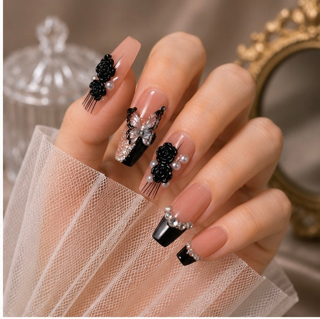 Papillon Noir Élégant